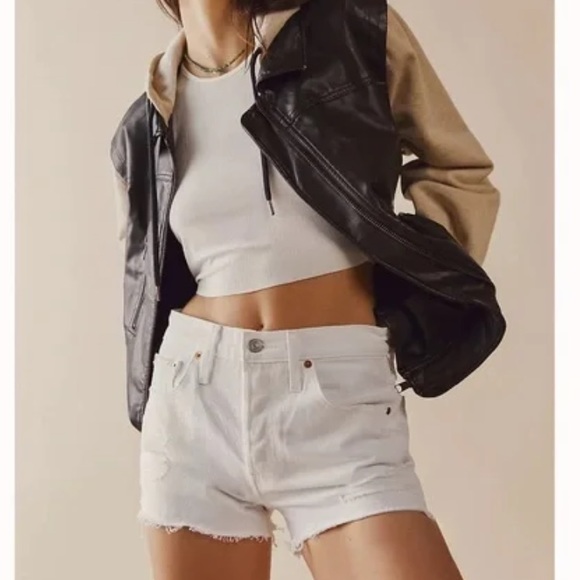 Levi’s 501 Shorts - Picture 1 of 3